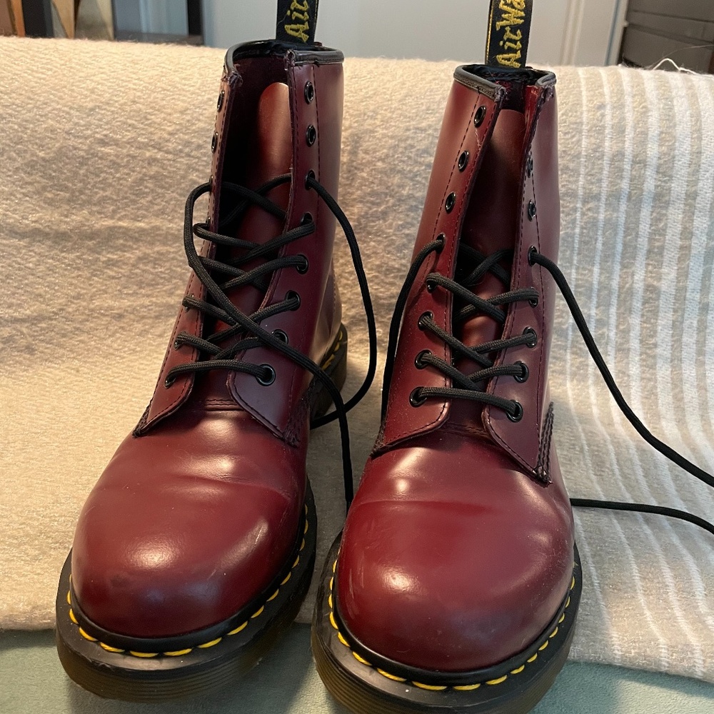Dr. Martens, Cherry Red